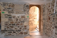 Joints à la chaux sur pierre de moellon dans une cave des Sables d'Olonne